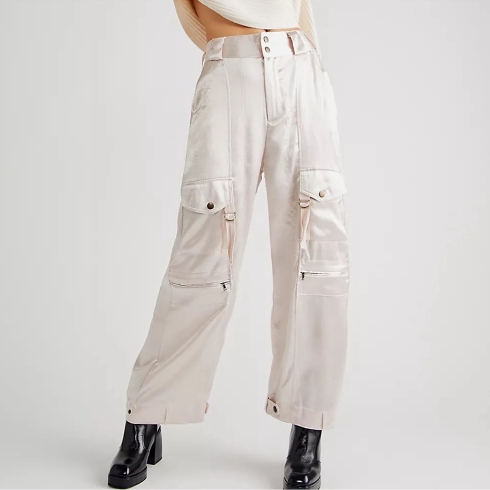 Free People Tried to Tell You oyster light pink beige cargo pants size 6 RARE